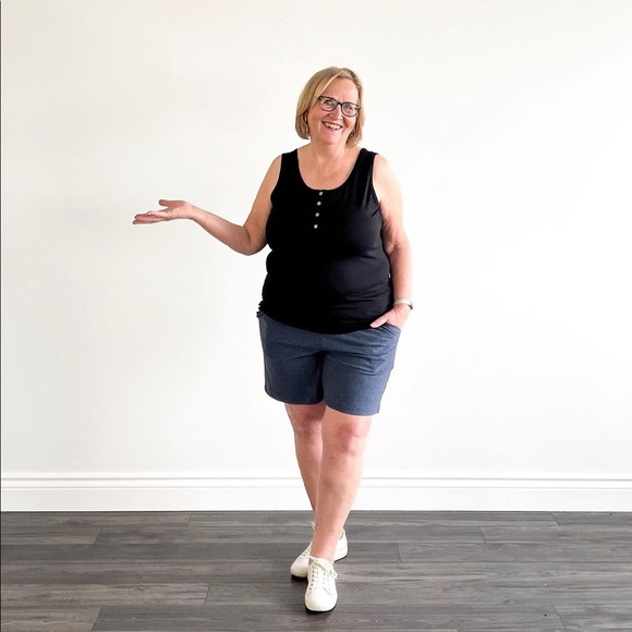 SOLD Buttercream Slim Shorts size medium in heather blue - Picture 4 of 8